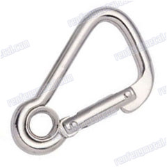 Steel oblique angle snap hook with eyelet