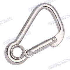 Steel oblique angle snap hook with eyelet